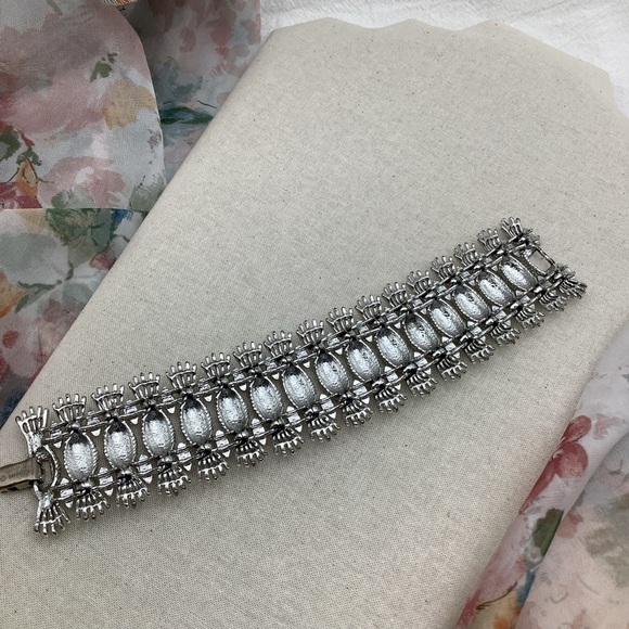 Sarah Coventry Simply Elegant Bracelet 1962 Vintage - Picture 9 of 9